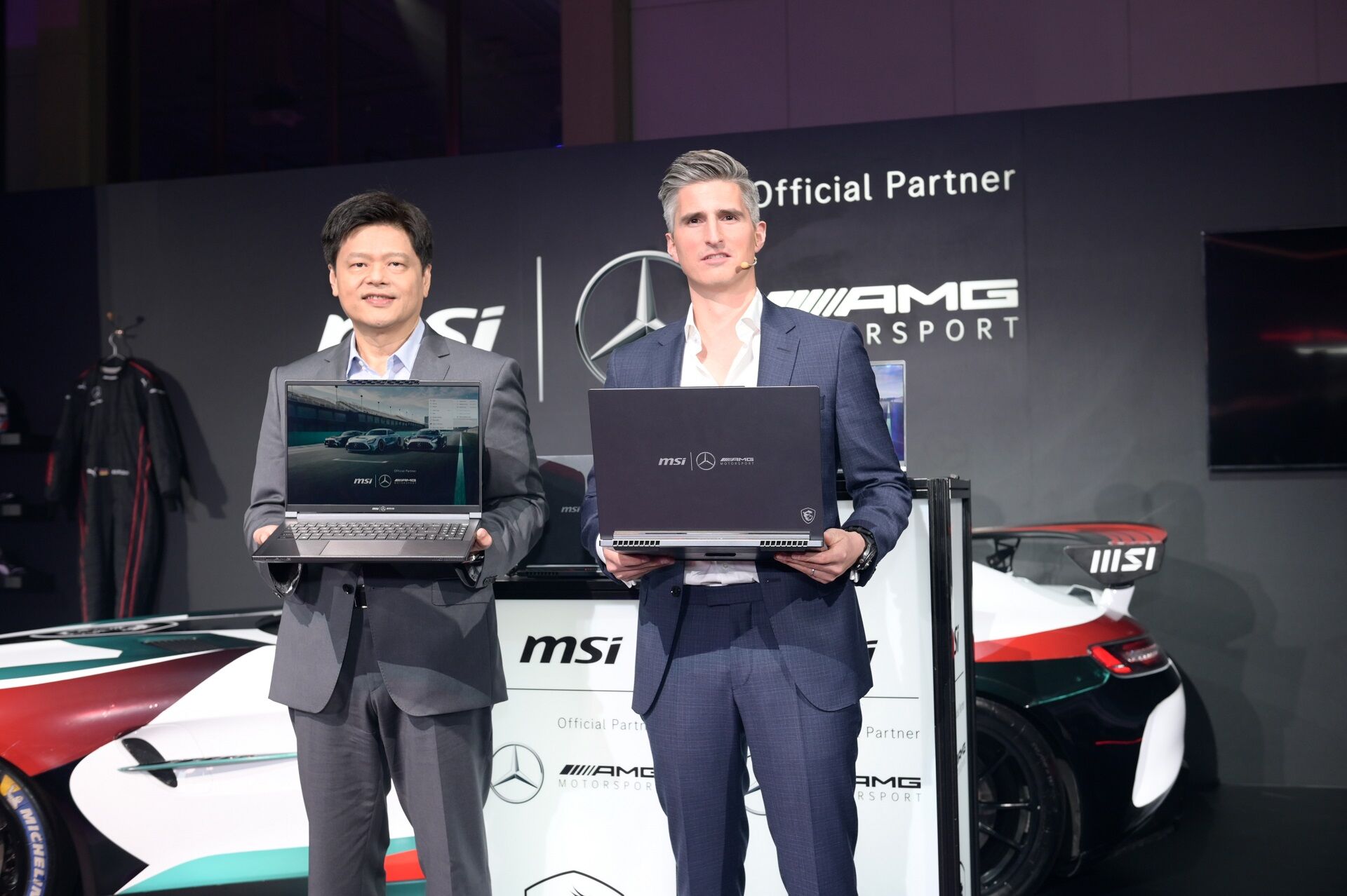 MSI prezentuje Stealth 16 Mercedes-AMG Motorsport 3